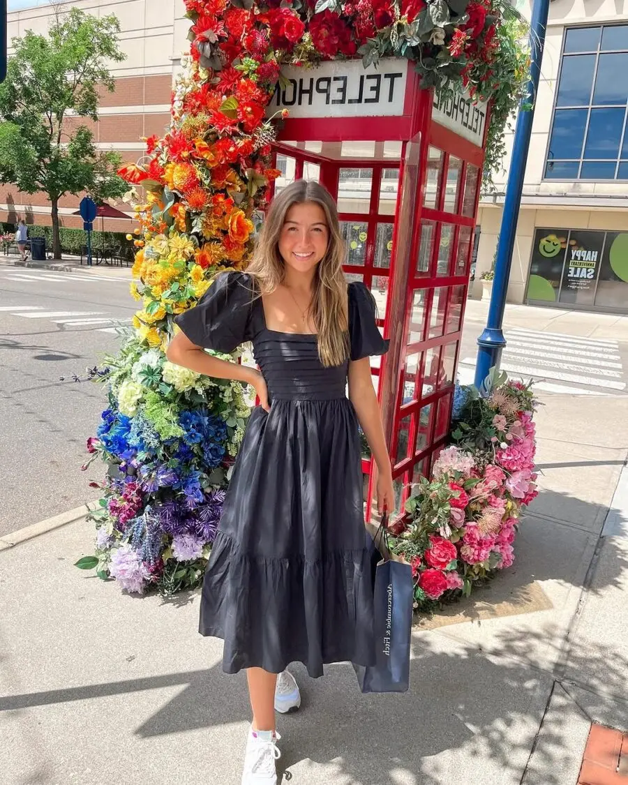 Chic long dress with modern flair