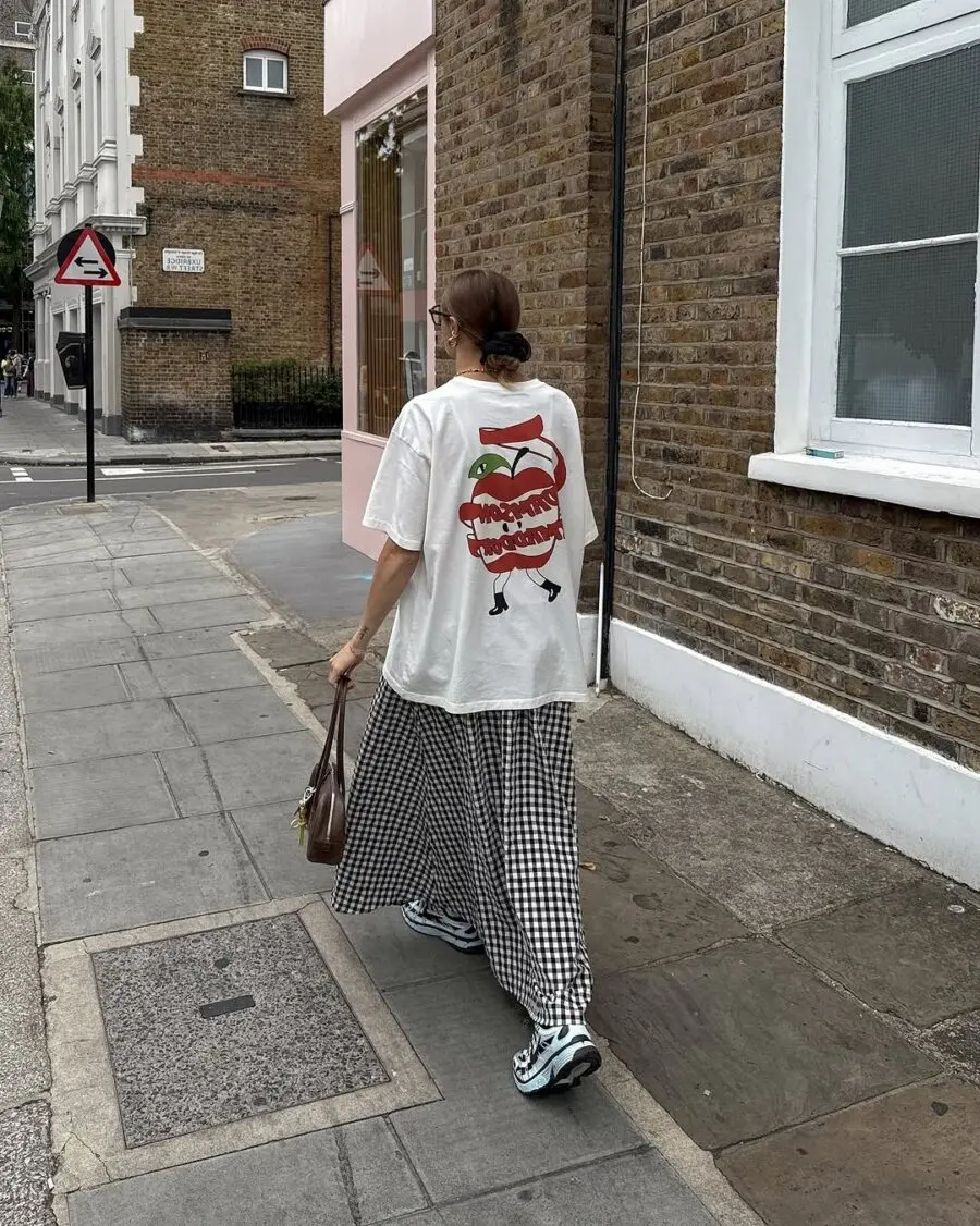 Effortless street style with a long skirt