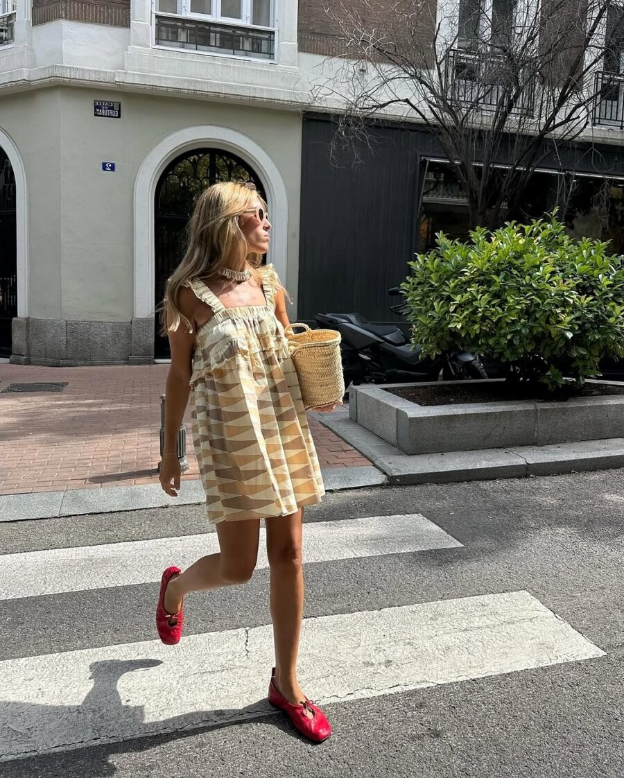 Chic Summer Mini Dress for Casual Outings