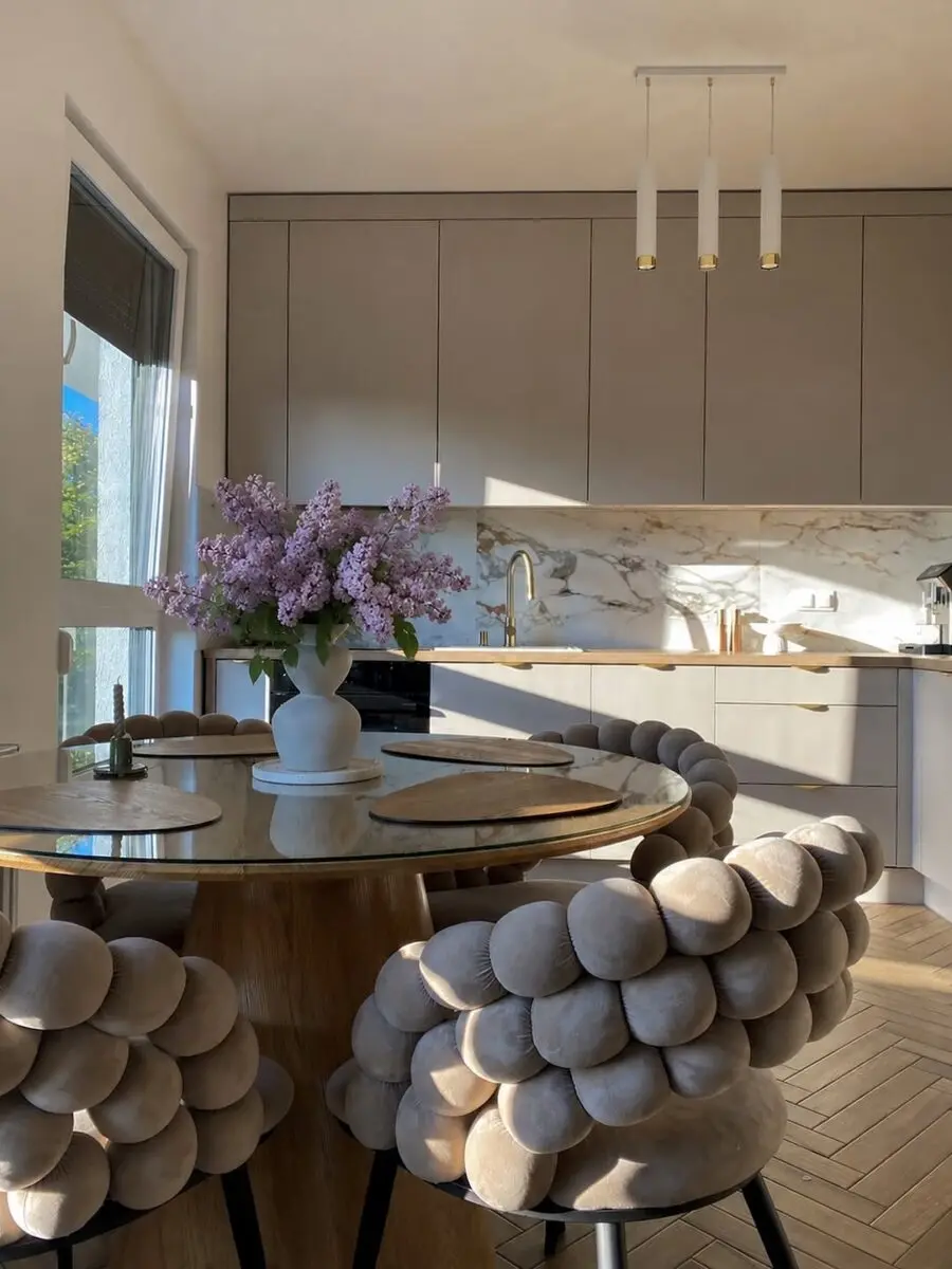 Chic and Cozy Modern Kitchen Aesthetics