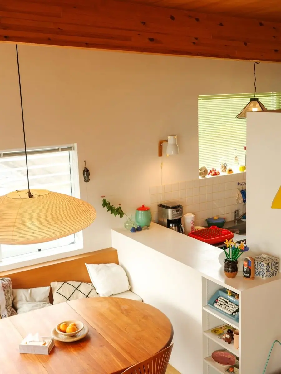 Warm and Cozy Modern Kitchen Decor