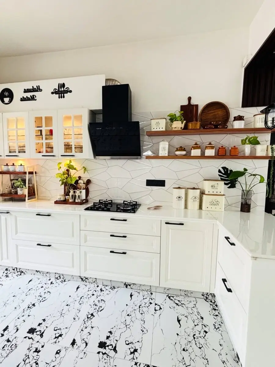 Stylish White and Black Kitchen Aesthetics