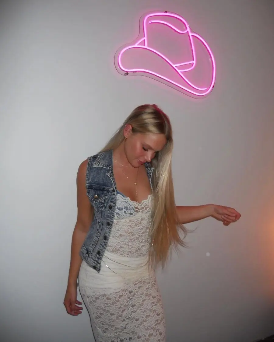 Chic denim and lace Nashville outfit inspiration
