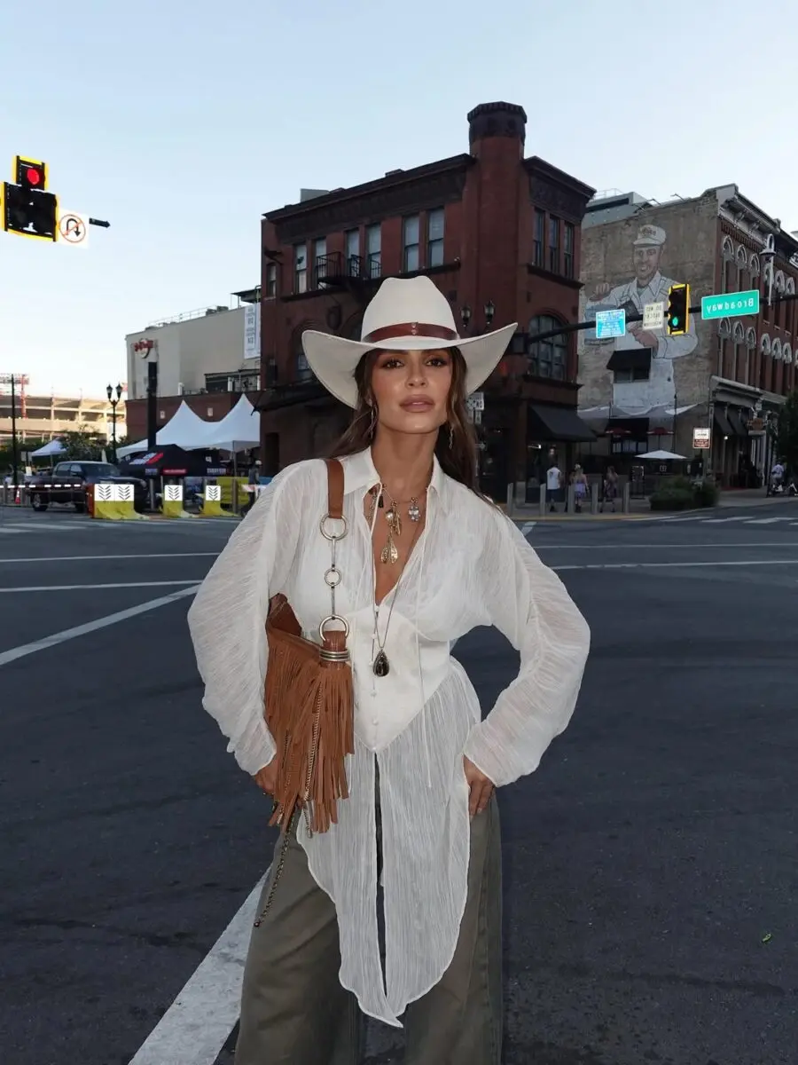 Chic Nashville summer outfit with bohemian flair