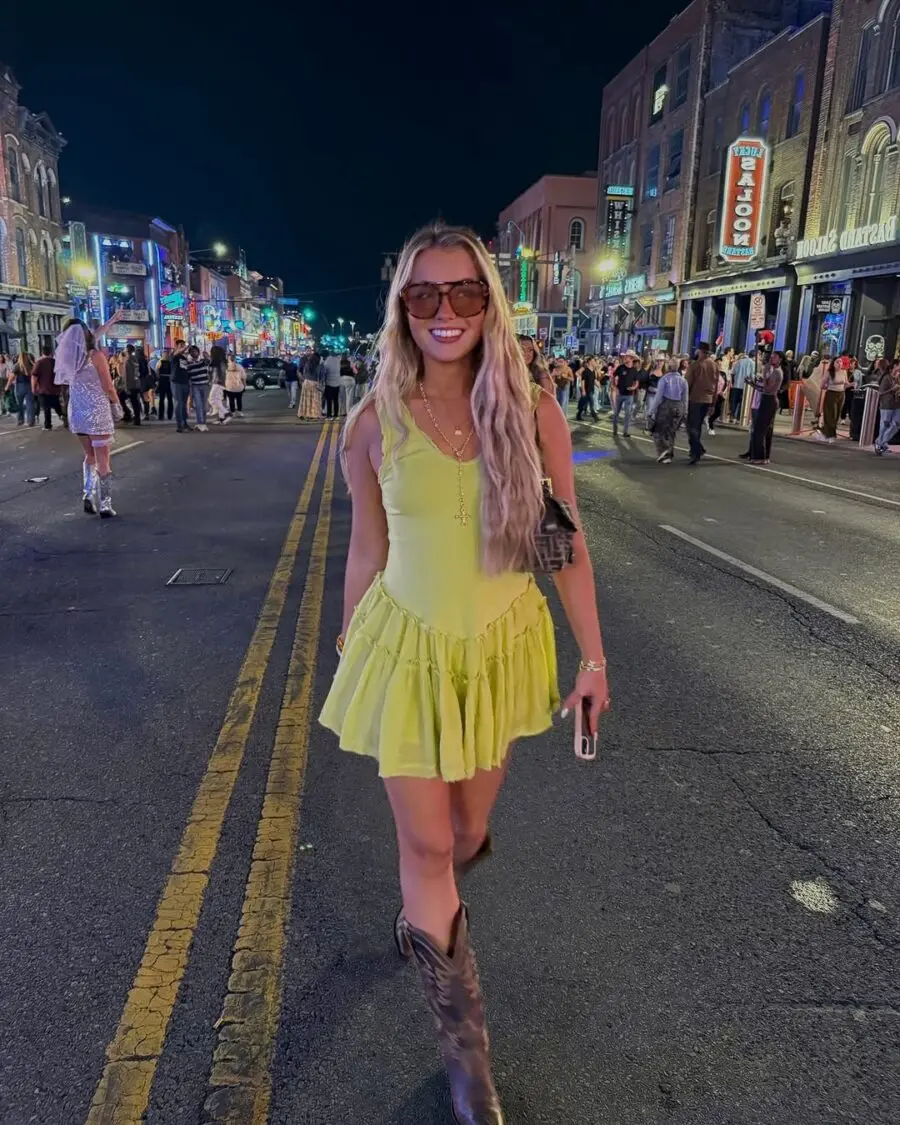 Vibrant summer vibe outfit for Nashville nights