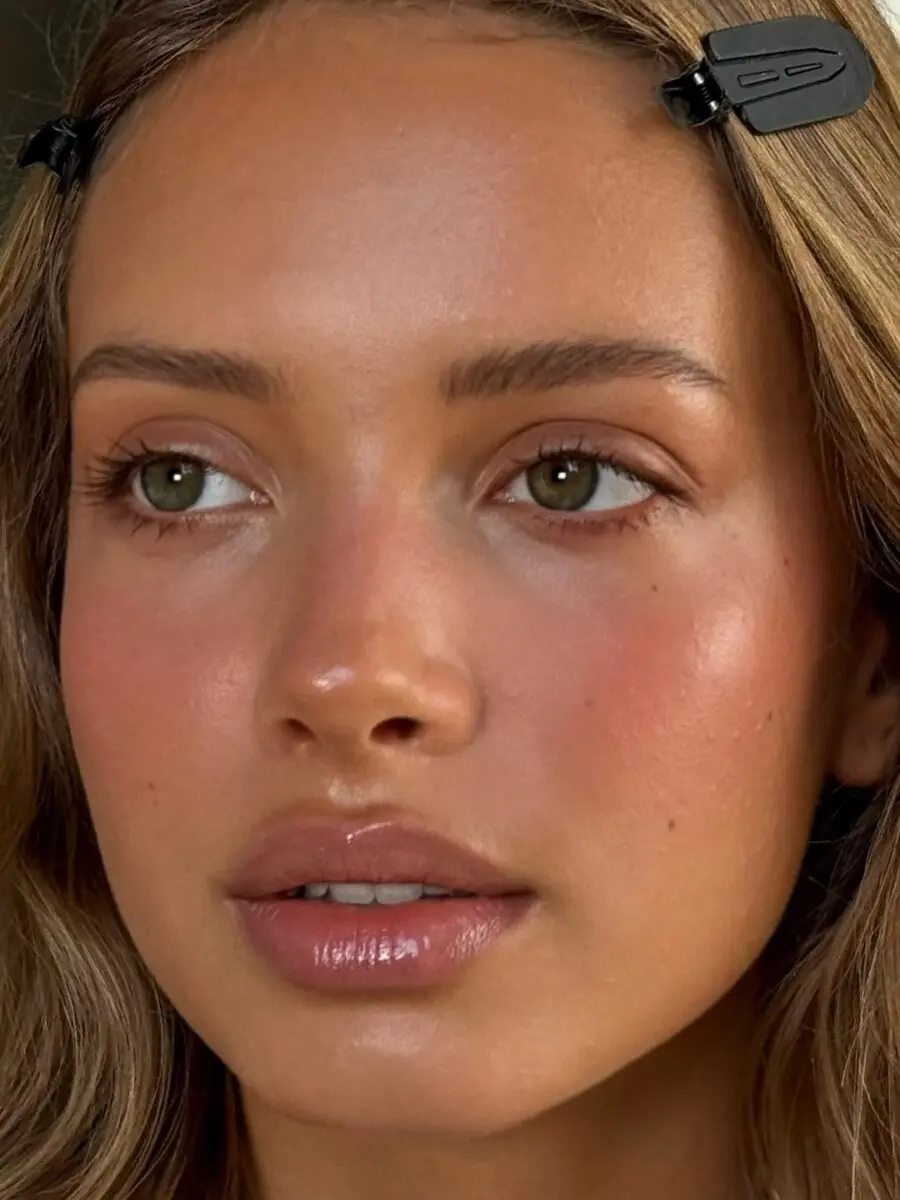 Effortlessly radiant work makeup look