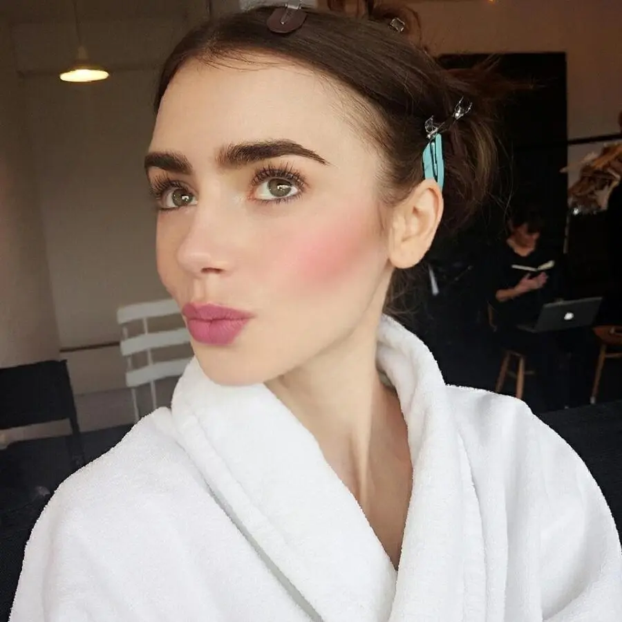 Fresh and radiant natural makeup look