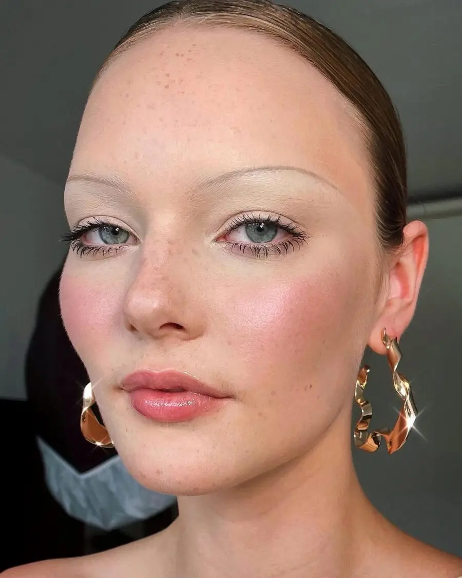 Effortlessly radiant makeup for a fresh look