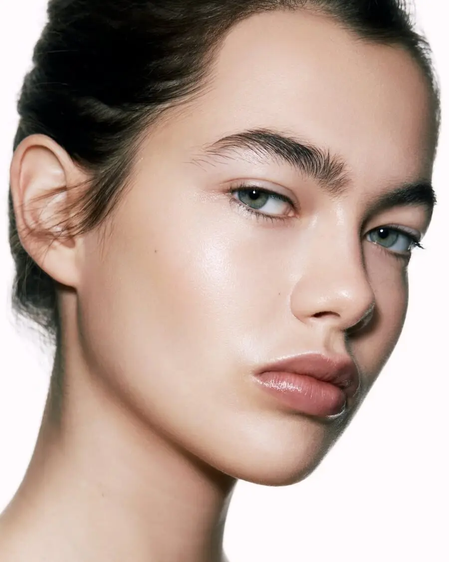 Effortlessly Glowing Natural Makeup Look