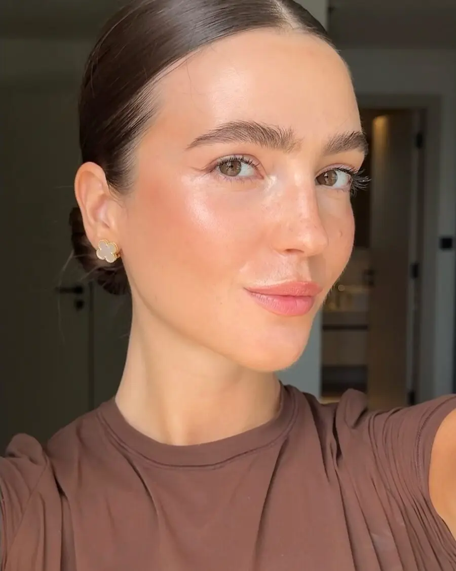 Effortless Glow with Natural Makeup
