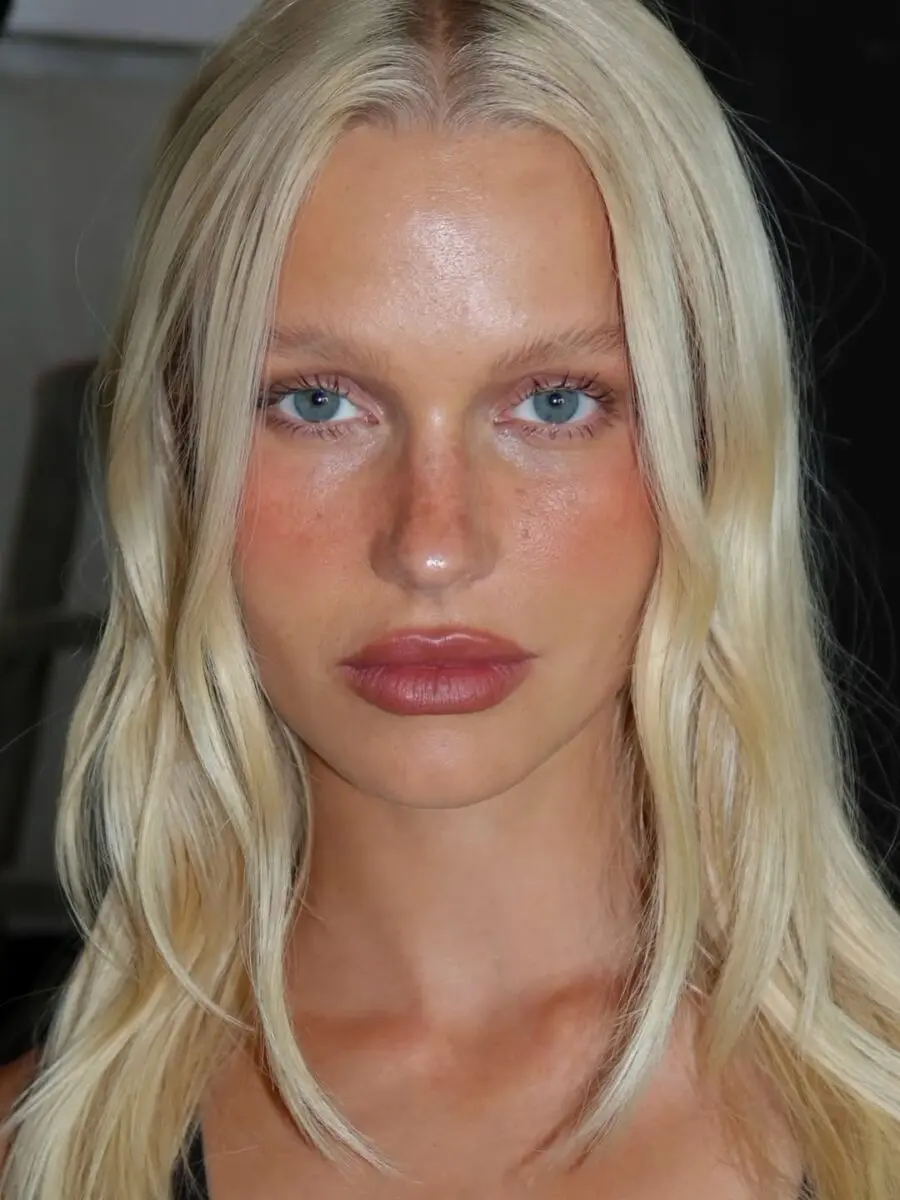 Effortlessly beautiful natural makeup look