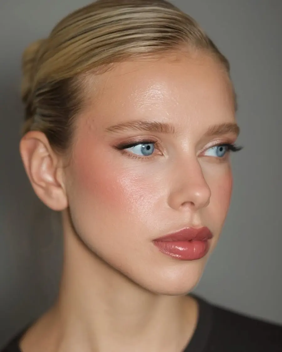 Effortlessly glowing skin with subtle elegance