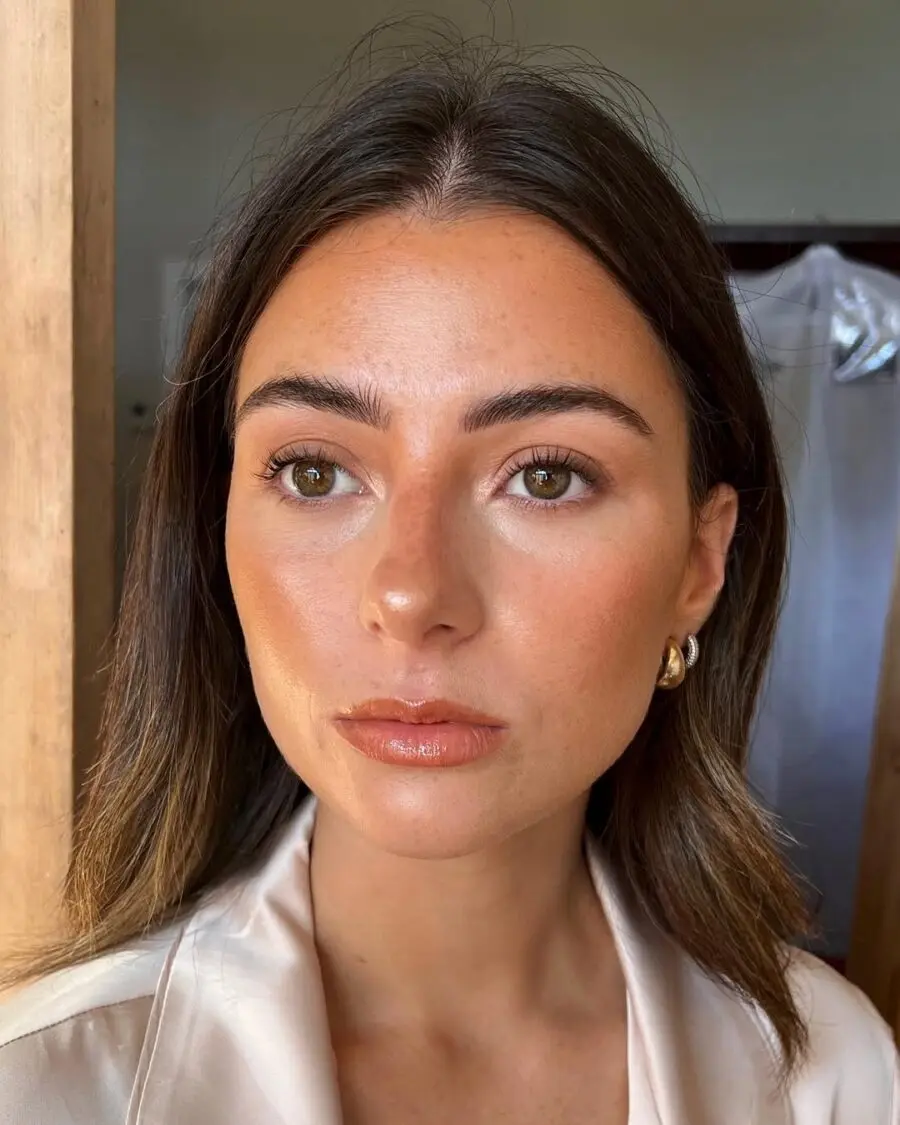 Effortlessly radiant natural makeup look