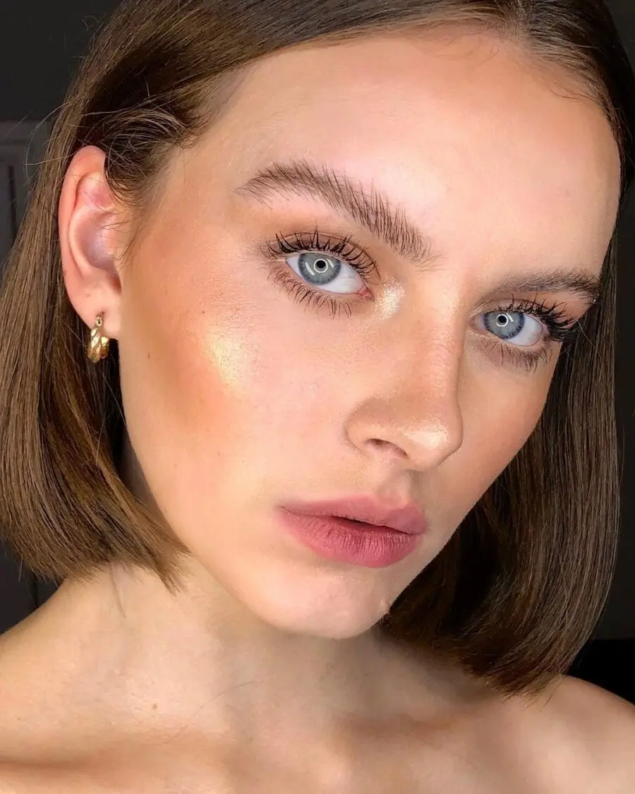 Effortlessly radiant natural makeup look
