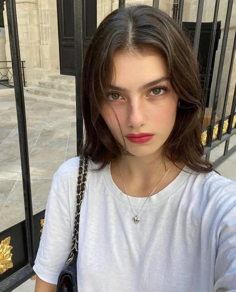 Effortless beauty with subtle rosy tones