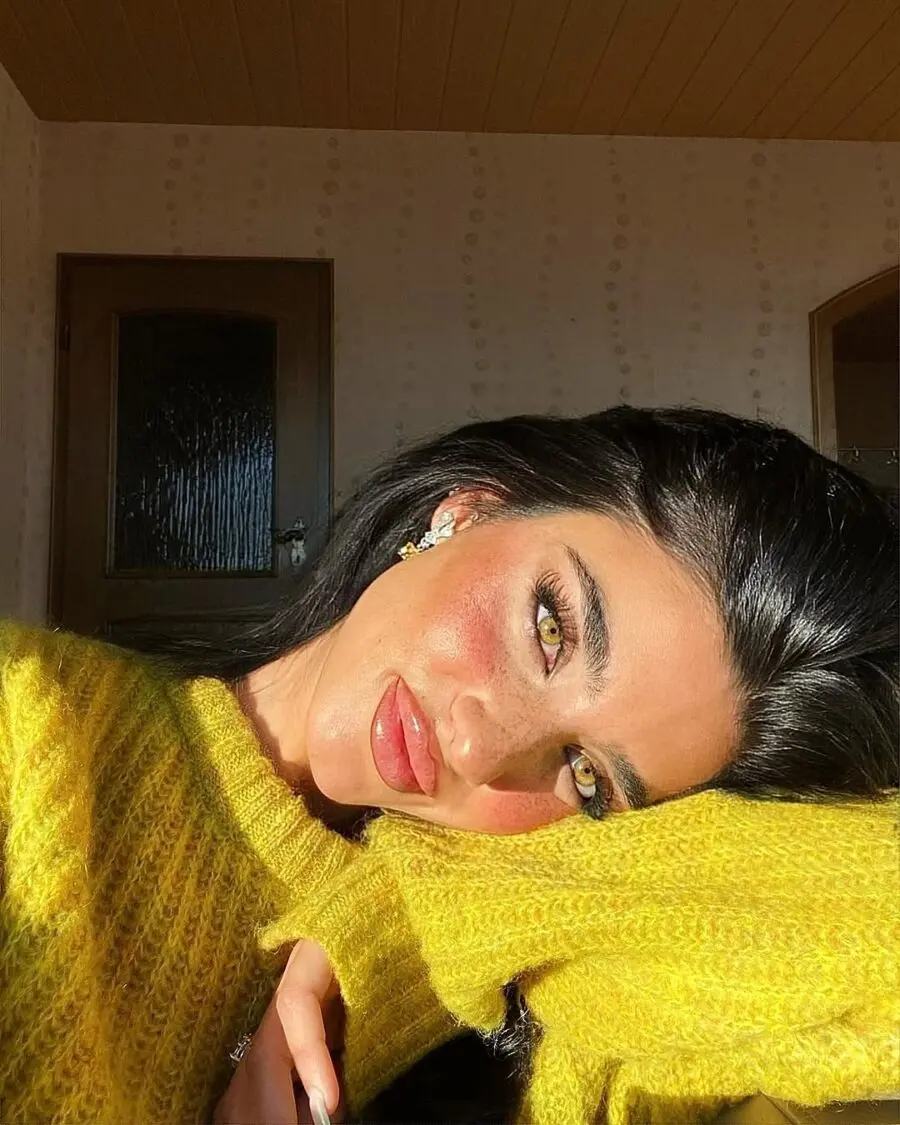 Radiant natural makeup with a sun-kissed glow