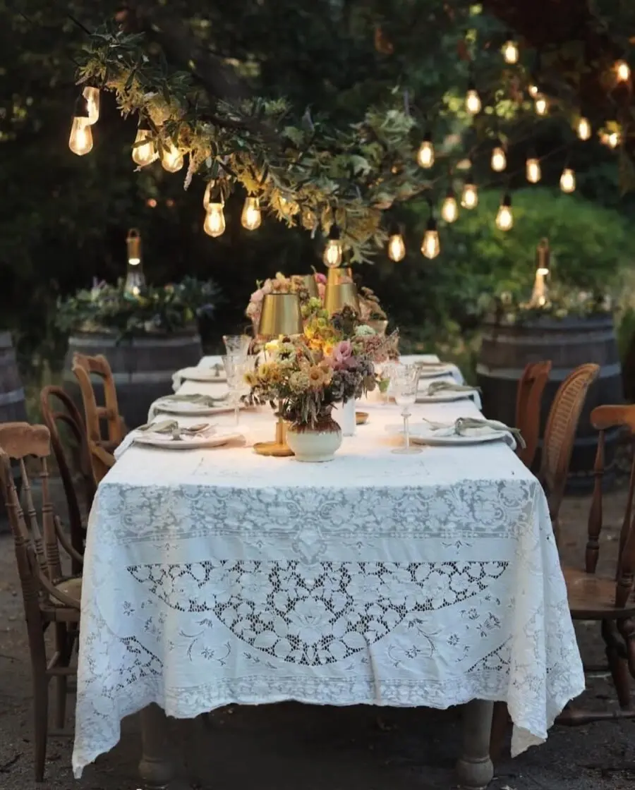 Charming outdoor table with elegant floral centerpiece