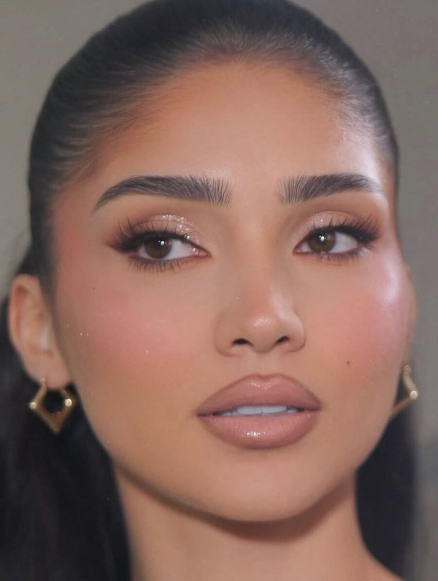 Glamorous natural beauty for party vibes