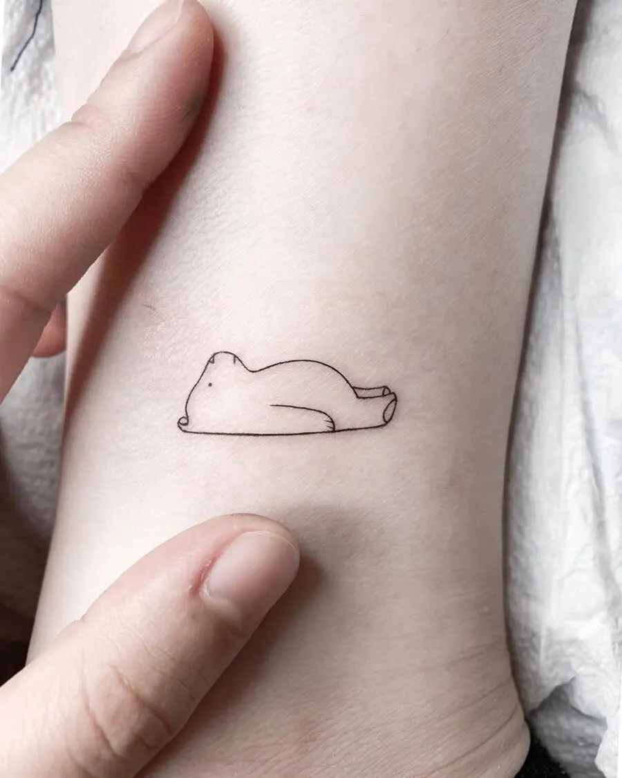 Minimalist Polar Bear Tattoo Design for Art Lovers
