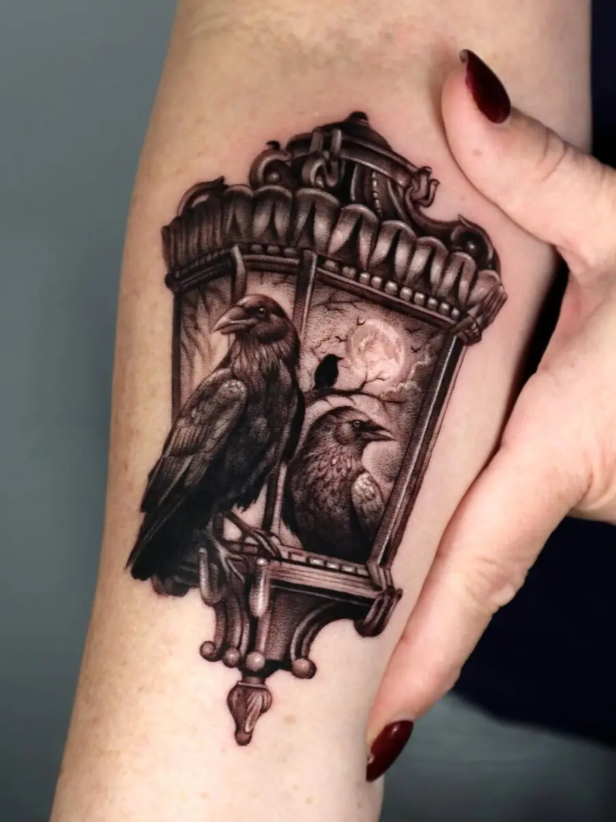Striking portraits of ravens in lantern art