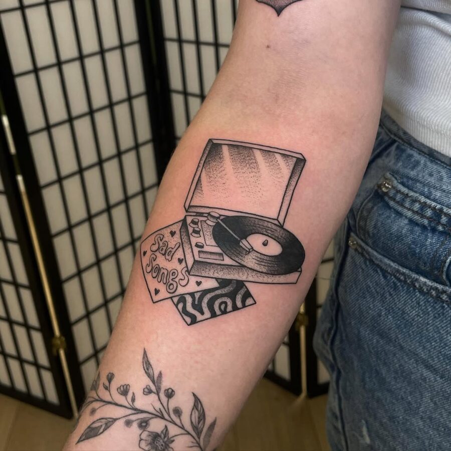 Ink of nostalgia with a sad song vibe