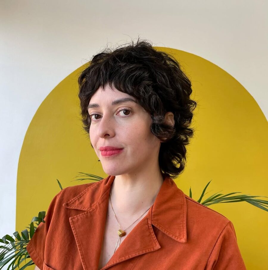 Chic and playful short curly shag hairstyle