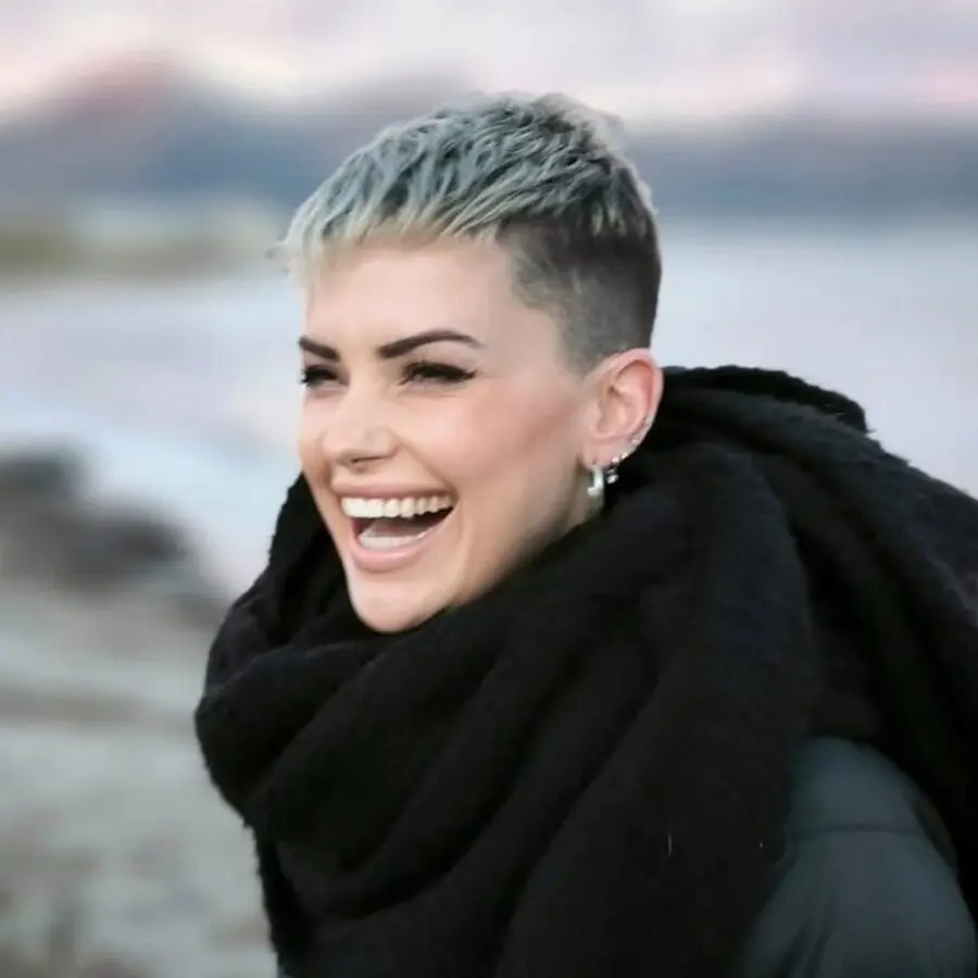Chic undercut hairstyle with stylish flair