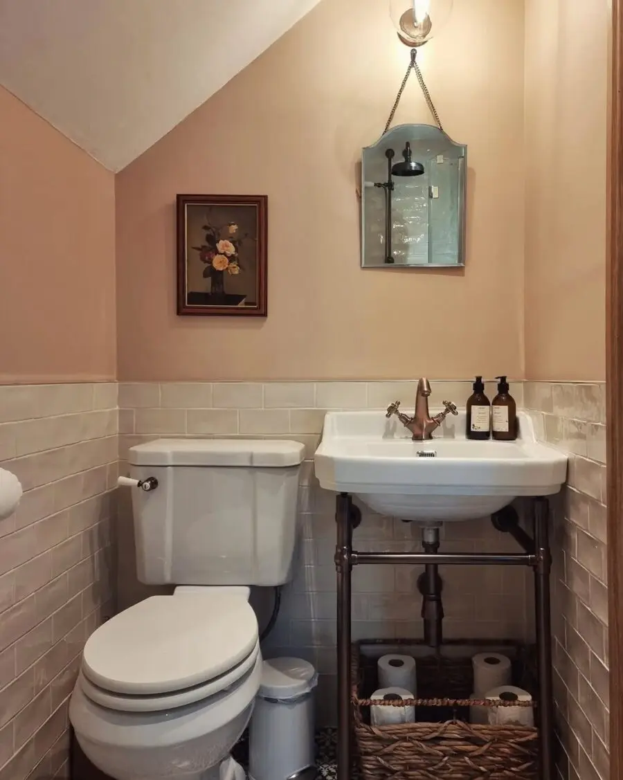 Charming vintage small bathroom decor inspiration
