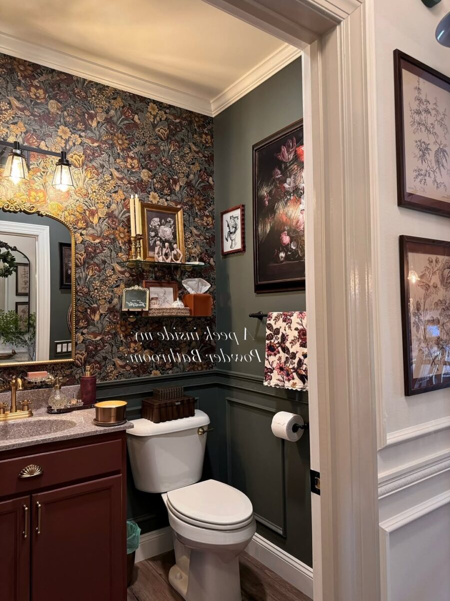 Charming vintage touches in a small bathroom