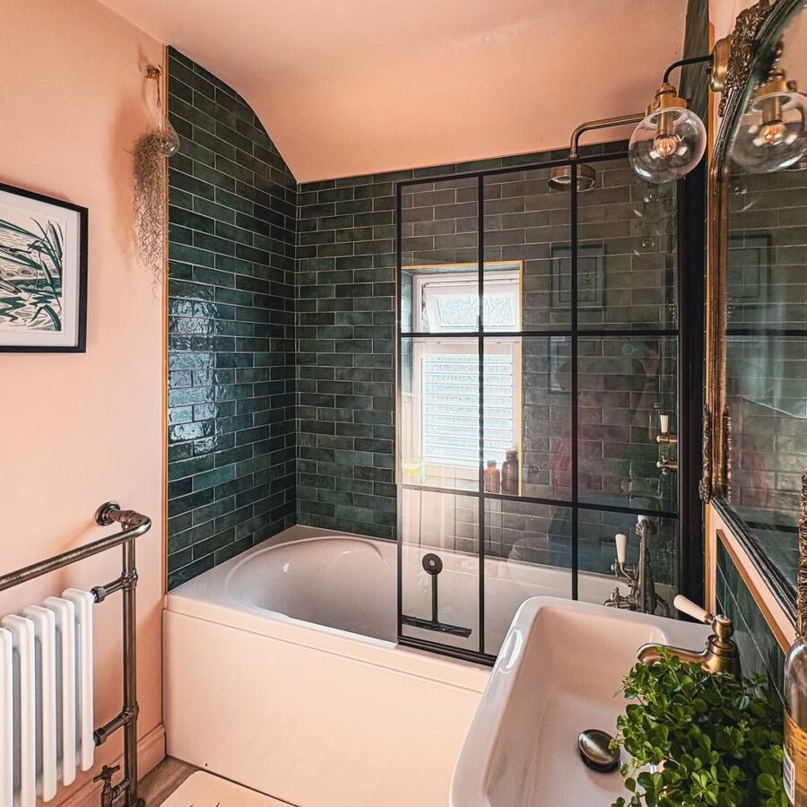 Charming vintage vibes in a cozy bathroom