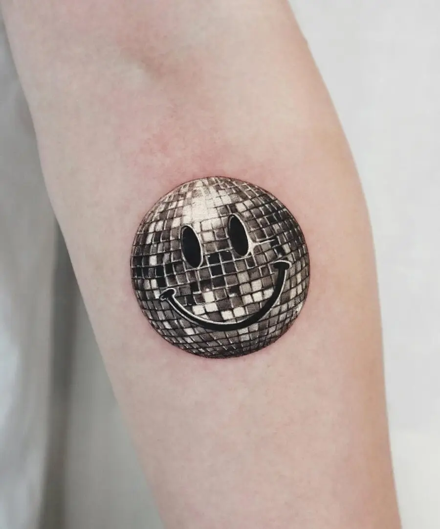 Cheerful silver ink disco ball design