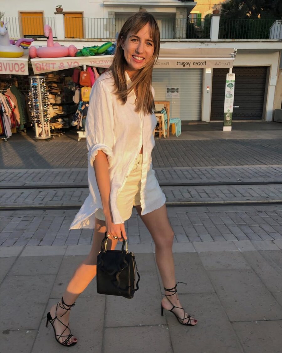 Casual Chic Summer Outfit with Shorts