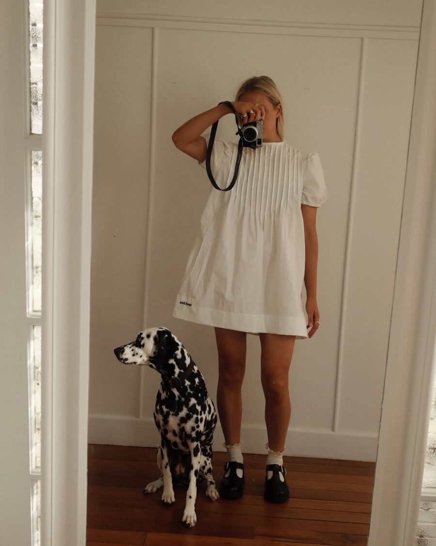 Chic white mini dress for casual outings