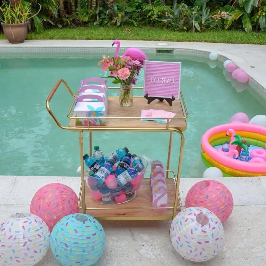 Stylish poolside refreshment cart decor idea