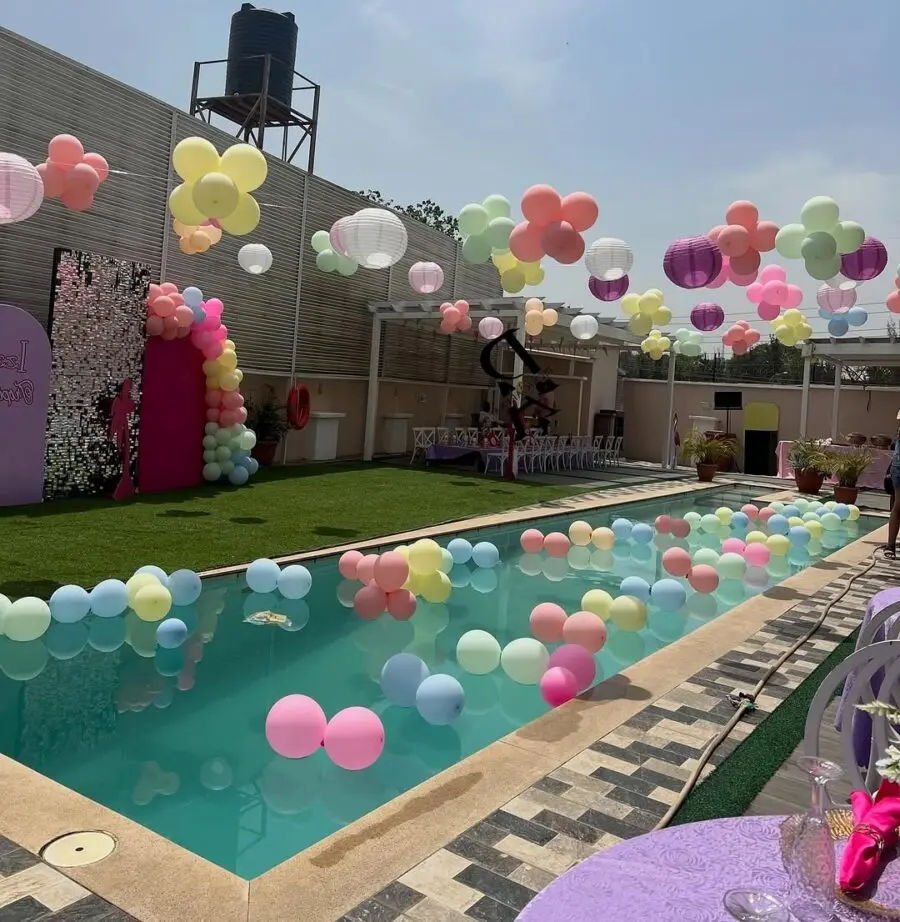 Charming pastel decorations for a vibrant pool party