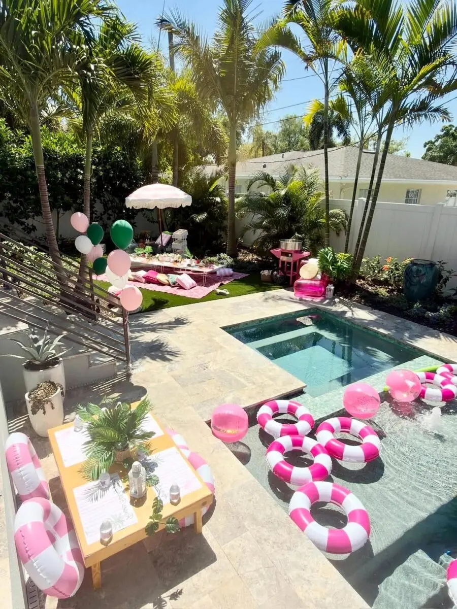 Chic and Fun Poolside Summer Decor