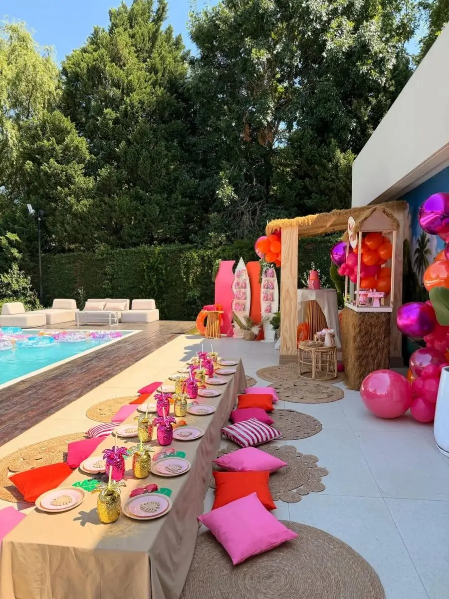 Vibrant decor for an inviting summer gathering