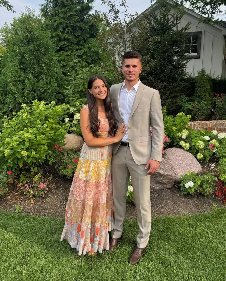 Charming Couple in Summer Wedding Attire