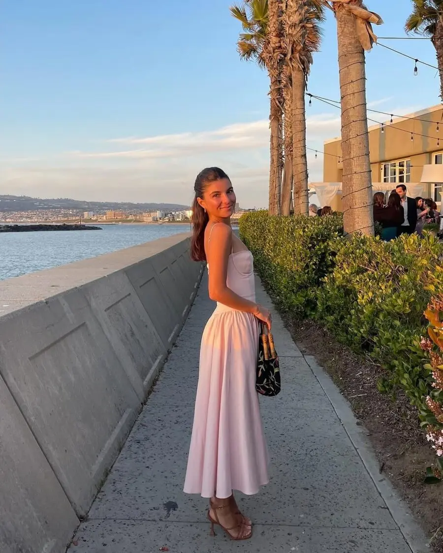 Elegant summer outfit by the waterfront