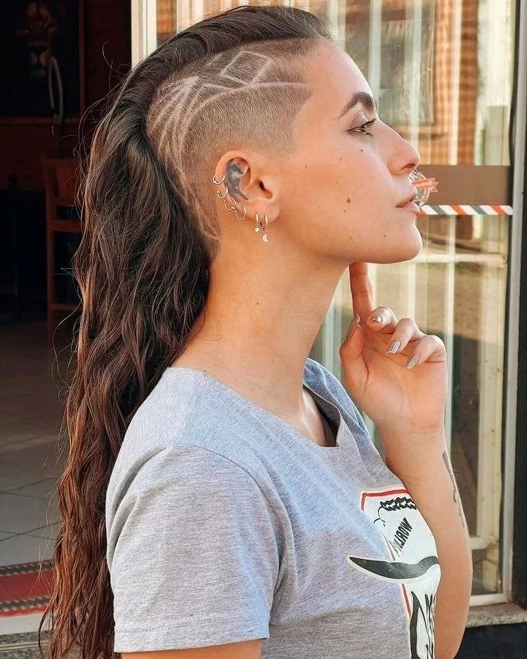 Stylish undercut with intricate design and waves