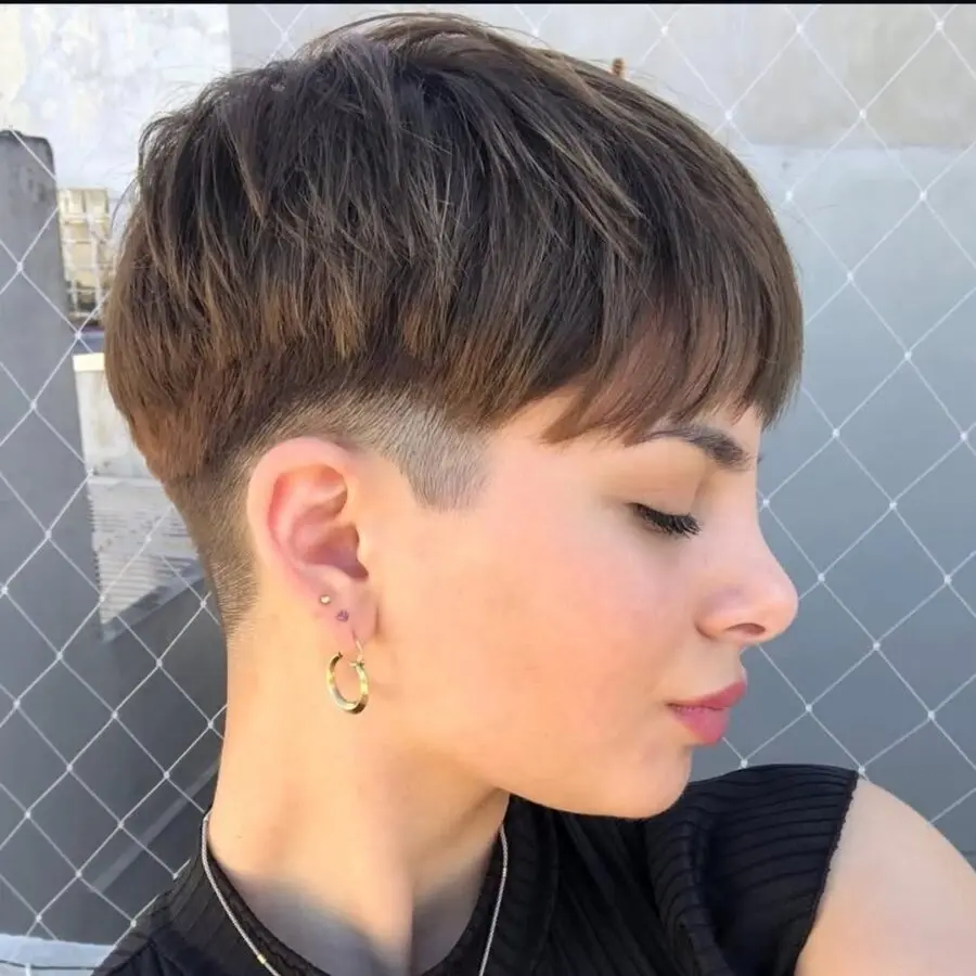 Chic undercut with textured short layers