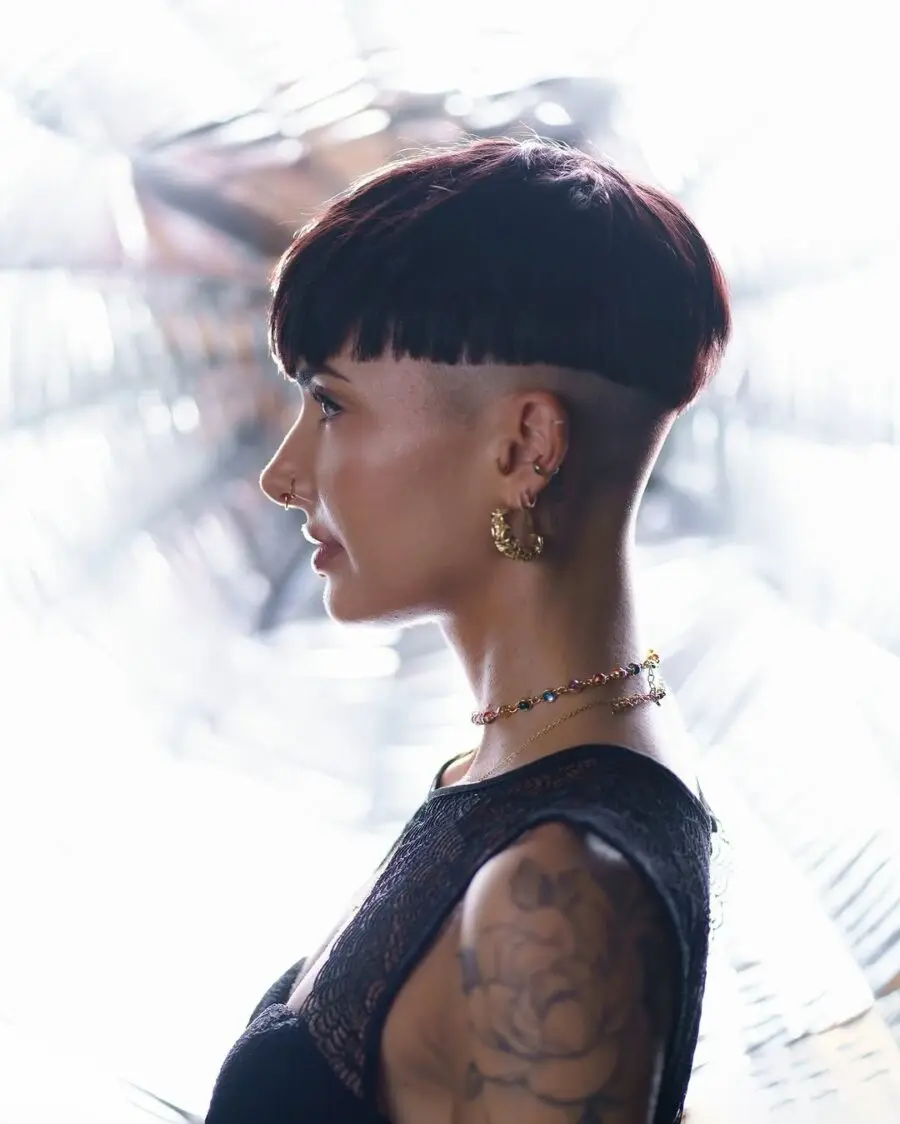 Chic undercut hairstyle for a modern look