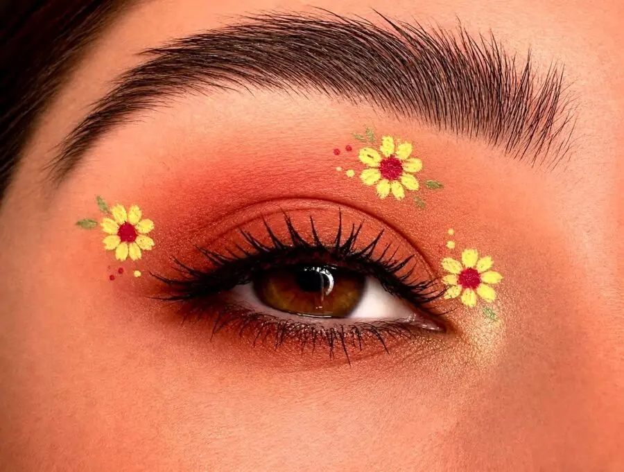 Bright floral eye makeup for summer vibes