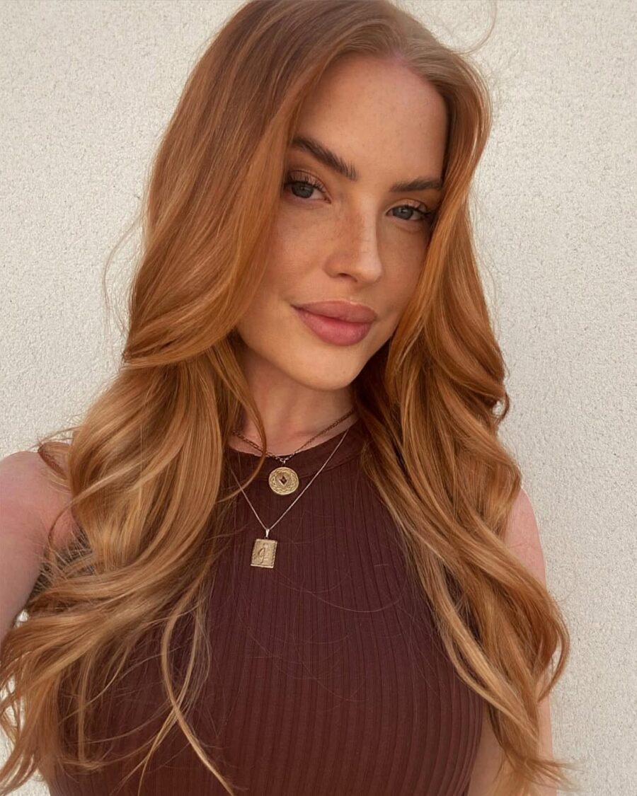 Effortlessly glowing vacation makeup for sunny days