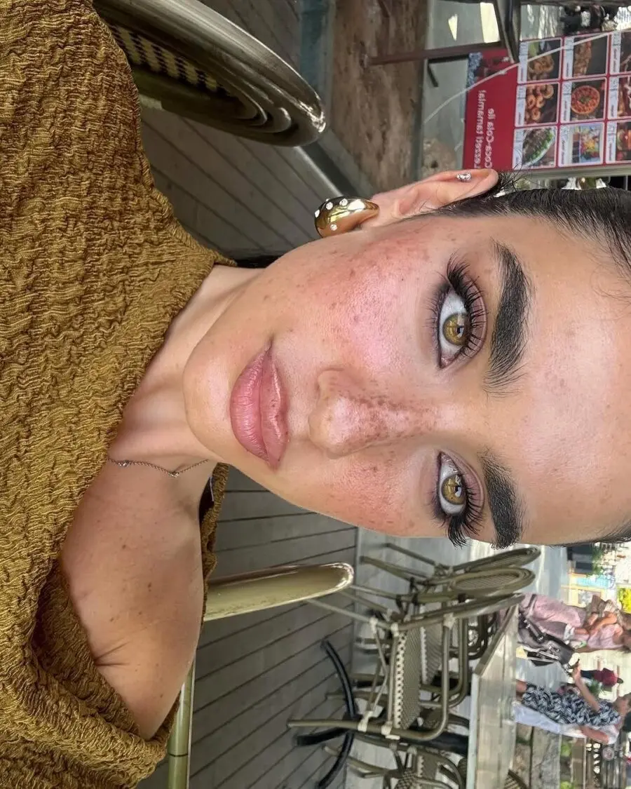Effortless sun-kissed glow for vacation vibes