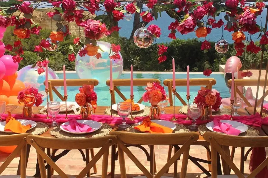 Bright and cheerful summer party decor vibes