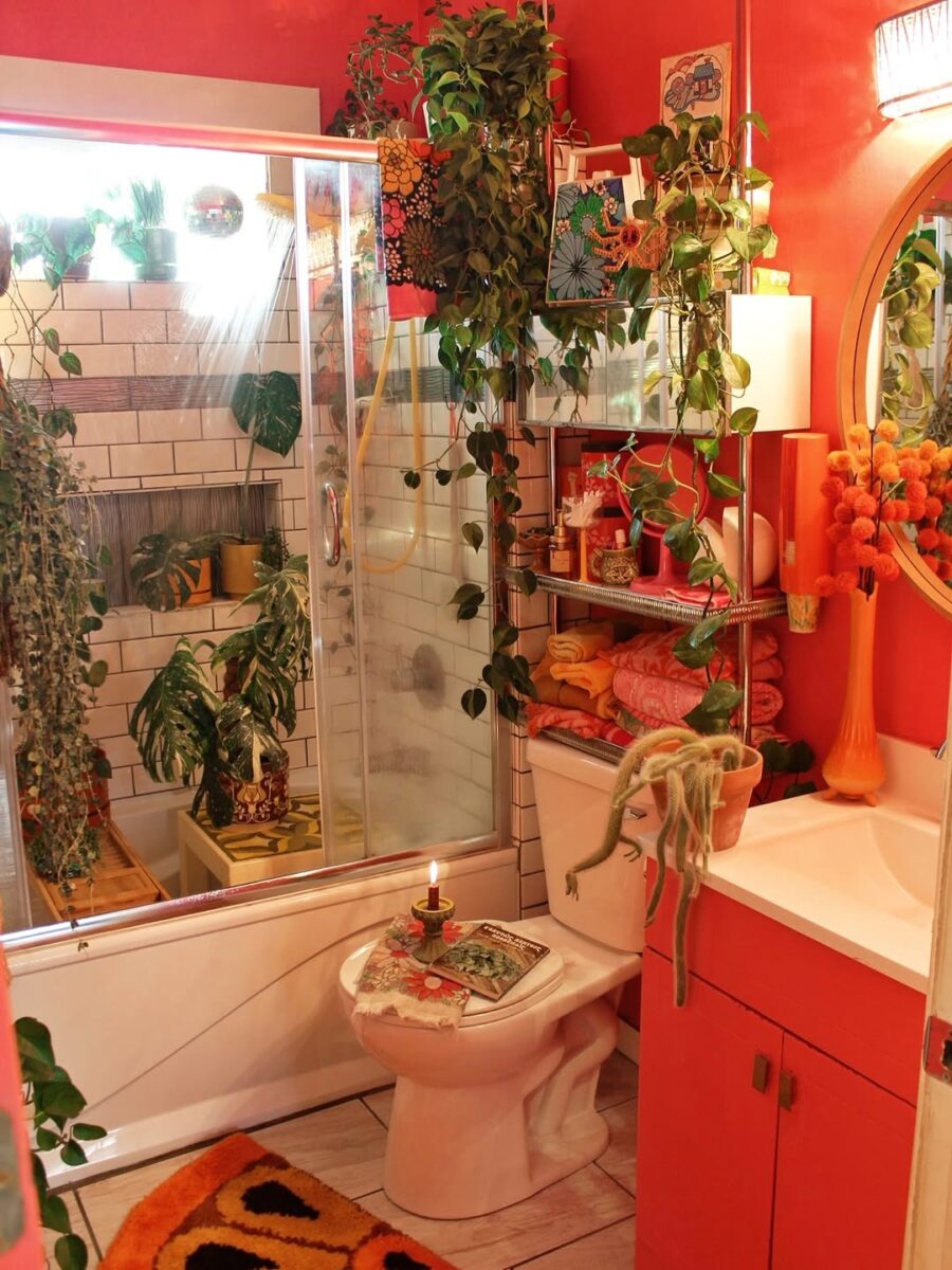 Charming vintage bathroom with bold colors