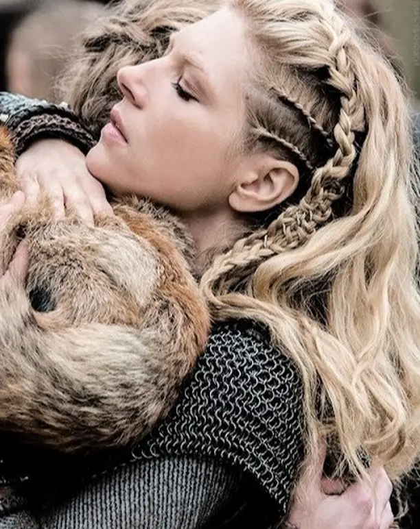 Intricate Viking braids and cascading waves