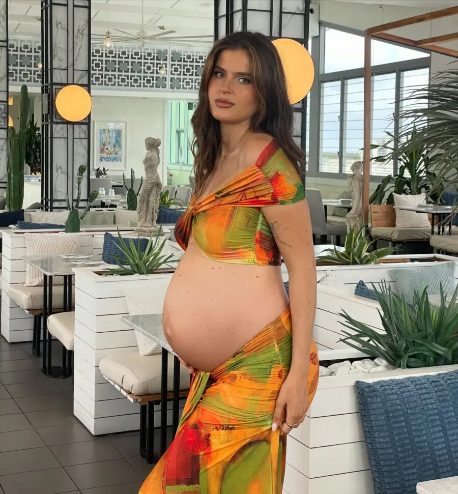 Stylish Maternity Outfit for Baby Showers