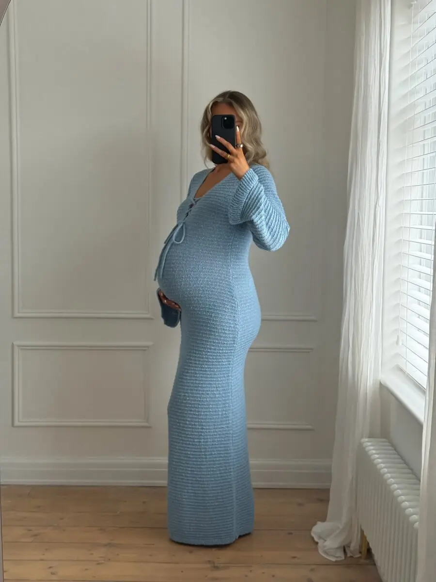 Chic Sky Blue Knit Maternity Dress for Showers